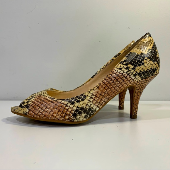 GUESS by Marciano Brown Tan Snakeskin Print Open Toe Kitty Heels Shoes Size 6 - Picture 2 of 13